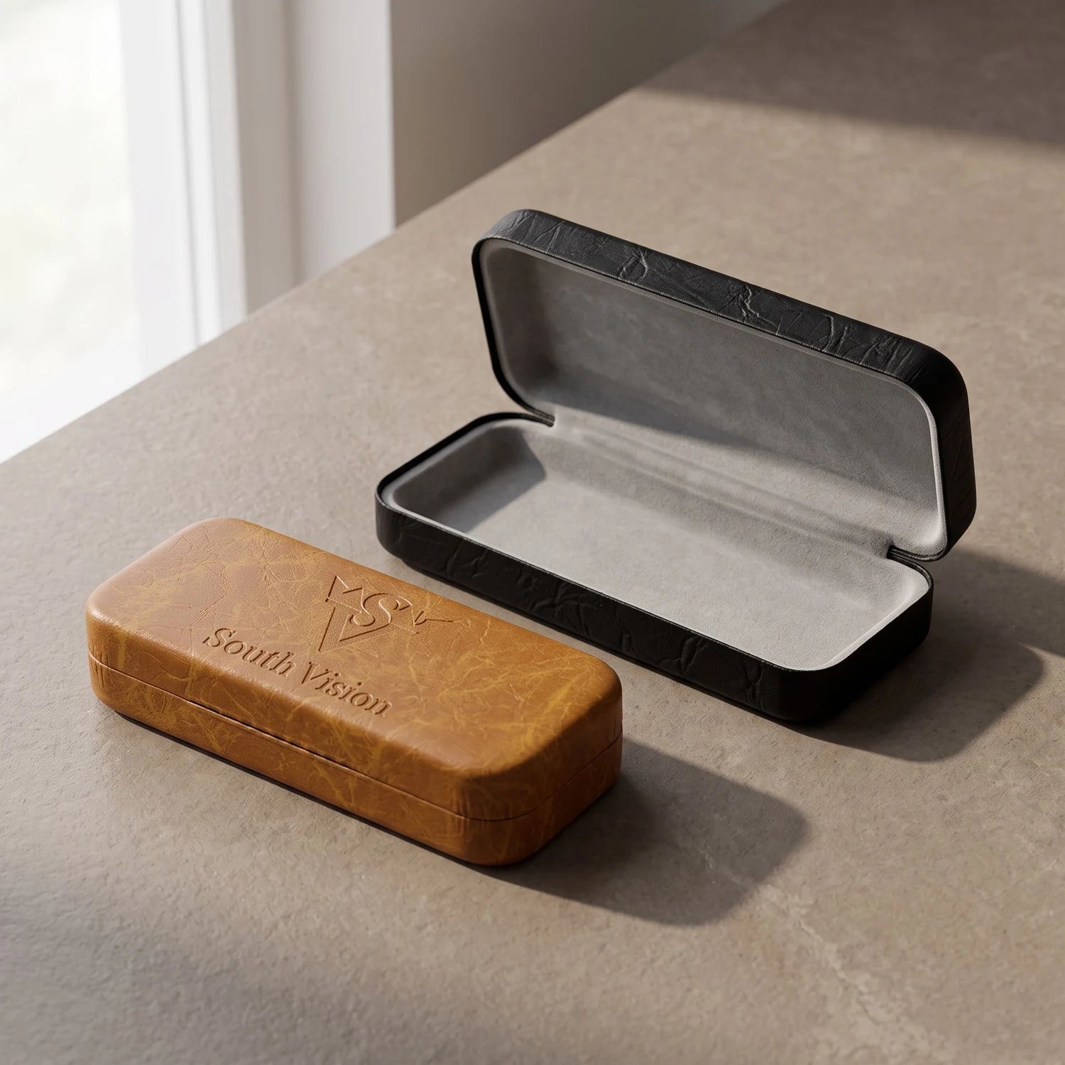 Etui Square — South Vision